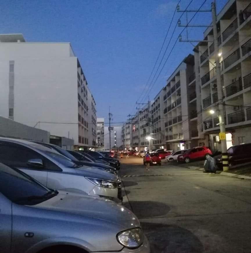 Ekonumi Rooms At Moonwalk Paranaque Paranaque City Zewnętrze zdjęcie