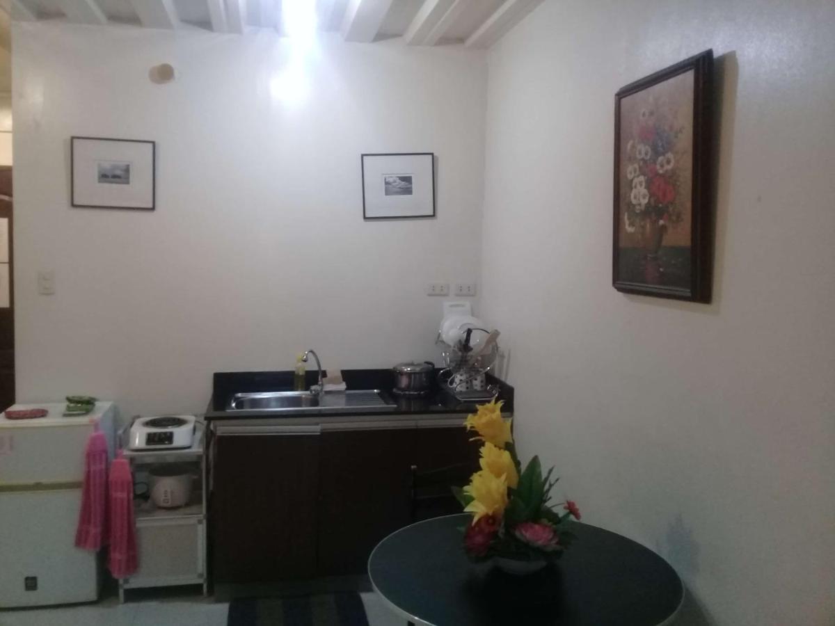Ekonumi Rooms At Moonwalk Paranaque Paranaque City Zewnętrze zdjęcie